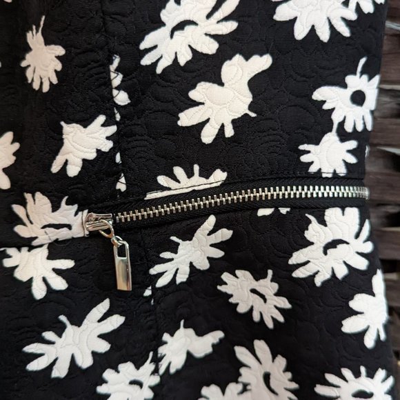 Ann Taylor Petite Black & White Daisy Fit & Flare Dress (4P) - Picture 4 of 4